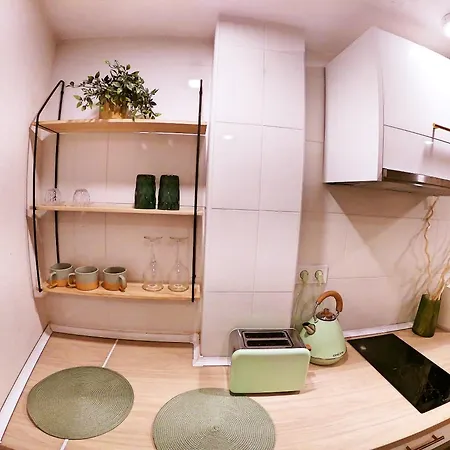 Cozy In Vinaros, With Terrace - 32 M² Lägenhet