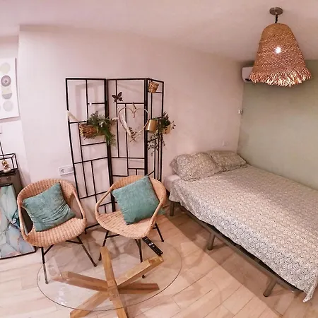 Cozy In Vinaros, With Terrace - 32 M² Lägenhet