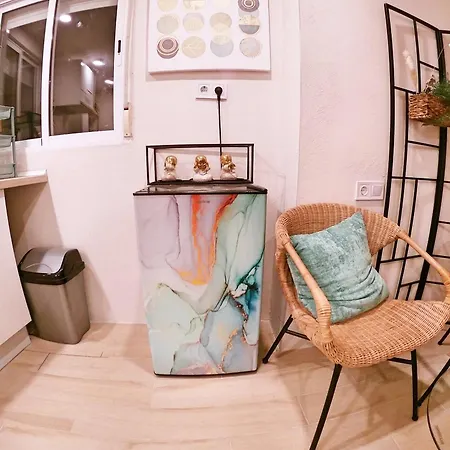 Cozy In Vinaros, With Terrace - 32 M² *